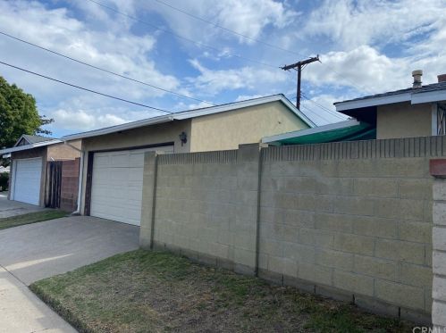 1203 Topaz Ave, Anaheim CA  92805-5450 exterior