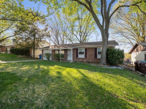1045 Dawn Valley Dr, Hazelwood, MO 63043-3603