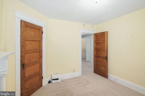 409 Warwick Rd, Tavistock NJ 08033-3829 exterior