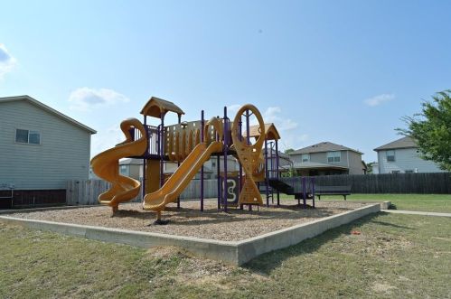 1544 Chama Dr, Fort Worth TX  76119-2666 exterior