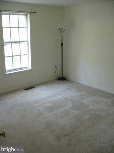 10190 Sassafras Woods Ct, Springfield VA  22015-2700 exterior