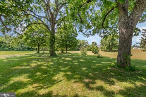 2189 Baltimore Pike, Hanover PA  17331-9610 exterior