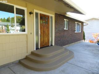 801 75th St, Vancouver, WA 98665-7319