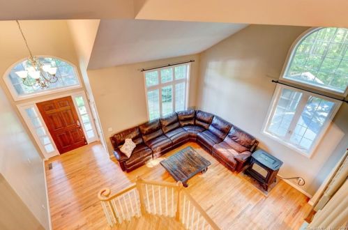 1 Crystal Ridge Dr, Ellington CT  06029-3050 exterior