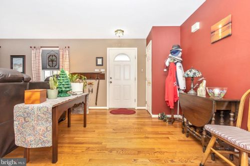 1 Mantle Ct, Graceham, MD 21788-2229