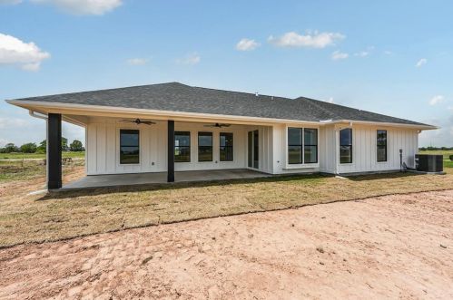 1319 Palomino Trl, Angleton TX 77515-9682 exterior