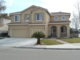 2284 Clemente Ln, Tracy, CA 95377-1117