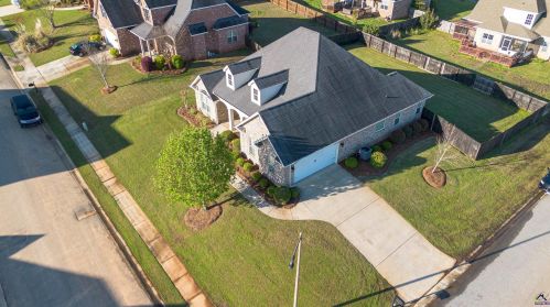 100 Newton Ln, Bonaire, GA 31005-4917