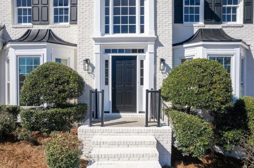 1081 Secret Trail Ct, Buford, GA 30518-5372