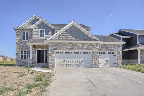 1018 Declaration Dr, Savoy, IL 61874-7104