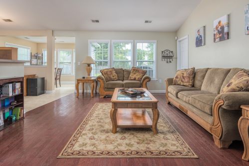 129 Mockernut Dr, Ladson, SC 29456-3892