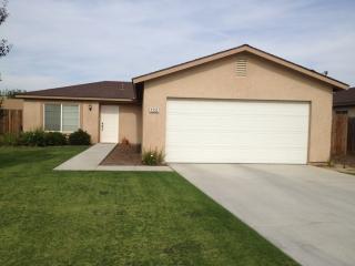 2332 Corte Torrez, Delano, CA 93215-4685