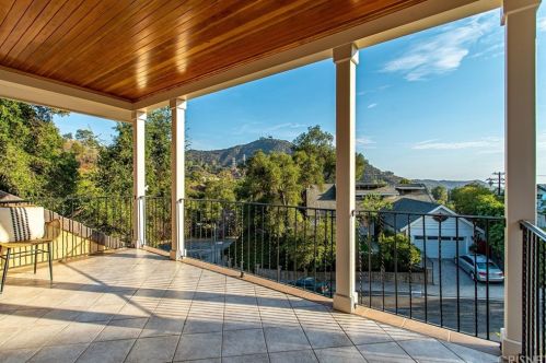 2010 Buckingham Pl, Glendale CA  91206-1401 exterior