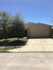 1412 Kingfisher Dr, Fort Worth TX  76131-5409 exterior
