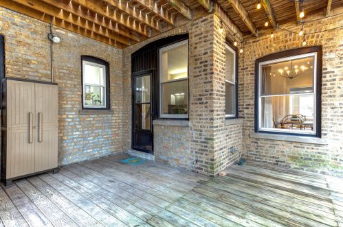 4005 Kenmore Ave, Chicago IL  60613-5419 exterior