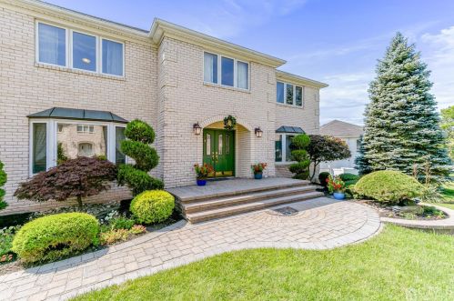 4 Vallata Pl, Edison, NJ 08820-1688