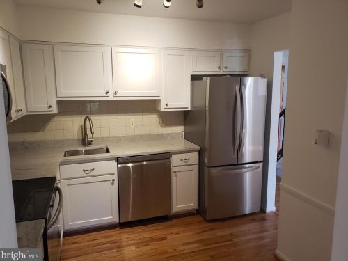 9075 Giltinan Ct, Springfield VA  22153-1140 exterior