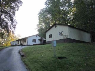 820 Hamer Dr, Huntington, WV 25704-9670