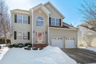 3 Freeman Ln, Bridgewater, NJ 08807-5601