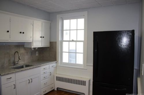 101 Main St, Southington CT  06489-2505 exterior