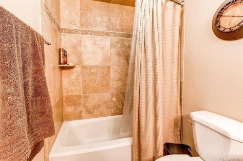 6246 Hinsdale Ave, Englewood CO 80112-1905 exterior