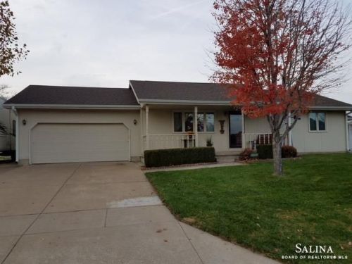2154 Linden Dr, Mentor, KS 67401-6957