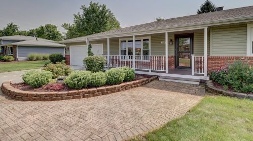 16213 River Rd, Plainfield, IL 60586-8843