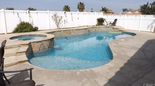 14084 Meadowlands Dr, Riverside CA  92503-9723 exterior