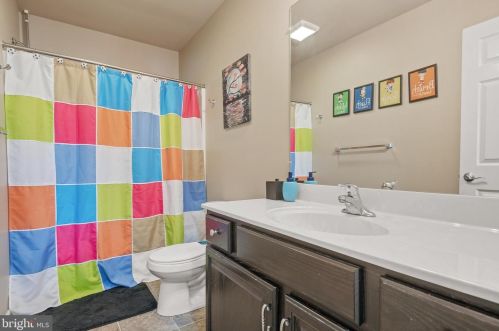 7 Copperwood Ln, Ephrata PA  17522-9186 exterior