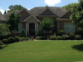 918 Laurelwood Ct, Holly Springs, GA 30115-6452