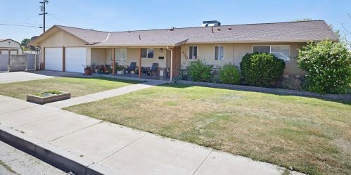420 3rd St, Sharon, CA 93610-2514