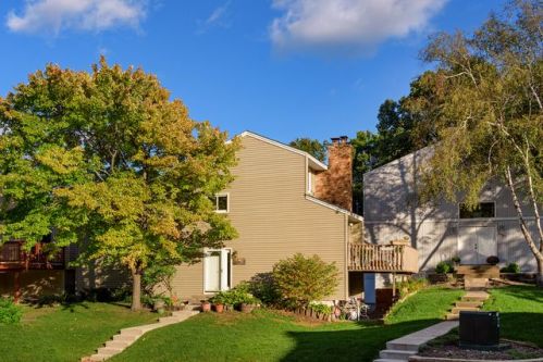3467 Pilgrim Ln, Minneapolis MN  55441-2468 exterior