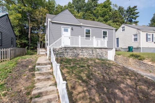 5218 Charloe St, Cincinnati, OH 45227-1034