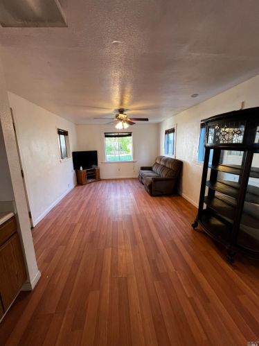 188 Mendocino Ave, Willits, CA 95490-3508