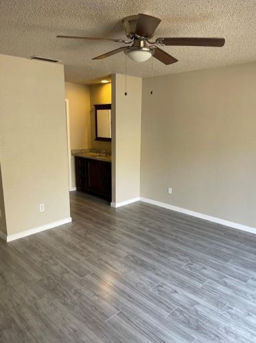 5500 Willow Cir, Fort Worth TX  76112-1952 exterior