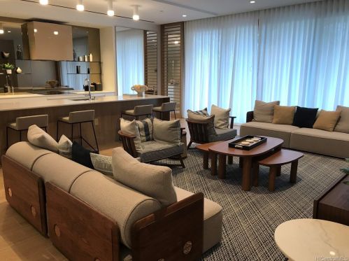 987 Queen St, Honolulu HI  96814-4118 exterior