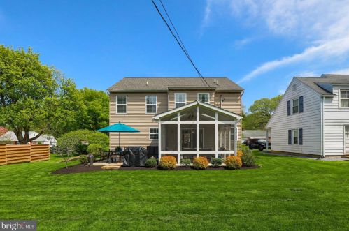 1518 Sunset Ave, Lancaster PA  17601-4328 exterior