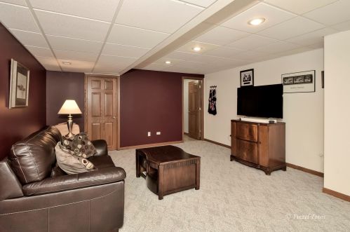 326 Terwilliger Ave, Pingree Grove IL  60140-9625 exterior