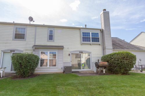 1109 Rockport Dr, Carol Stream IL  60188-2984 exterior