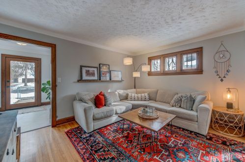 1207 Charlton St, Saint Paul MN  55118-2922 exterior