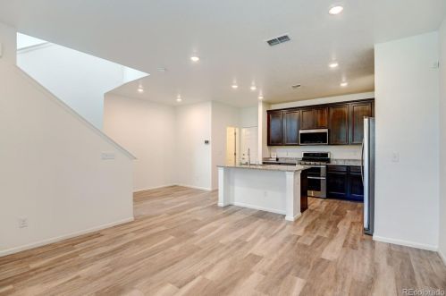 21543 59th Pl, Denver CO  80019-6614 exterior