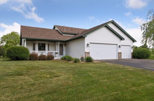 792 Pintail Cir, Minnetrista, MN 55387