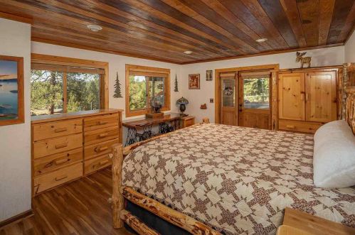 15800 Donnington Ln, Truckee CA  96161-1229 exterior