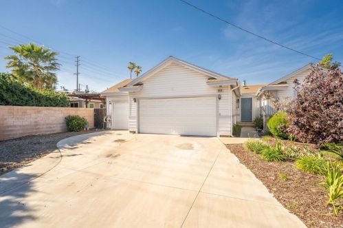 18526 San Bernardino Ave, Bloomington, CA 92316-1828