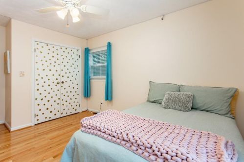 6889 Lockridge Dr, Atlanta GA  30360-1514 exterior