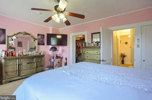 543 Strawberry St, Lancaster PA  17602-4466 exterior