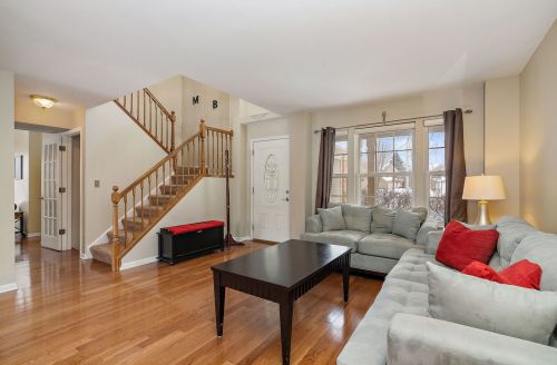 9 Ivy Ct, South Elgin, IL 60177-2880