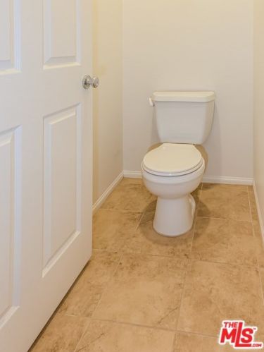 172 Full Moon, Irvine CA  92618-8806 exterior