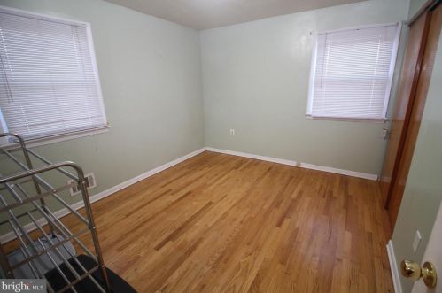 42 Montana Ave, Trenton NJ  08619-2838 exterior