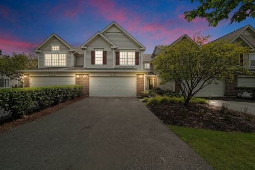 3026 Crystal Rock Rd, Naperville, IL 60564-8236